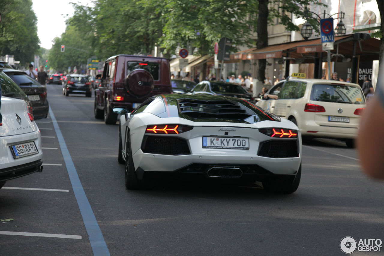 Lamborghini Aventador LP700-4 Pirelli Edition