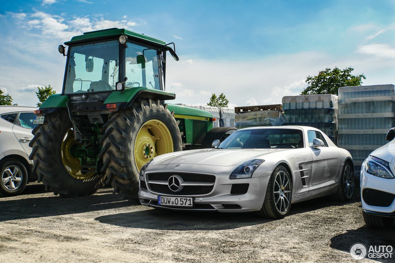 Mercedes-Benz SLS AMG