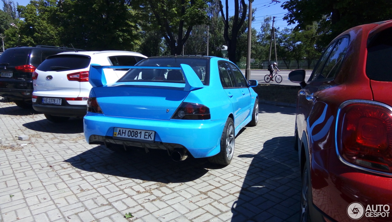 Mitsubishi Lancer Evolution IX FQ