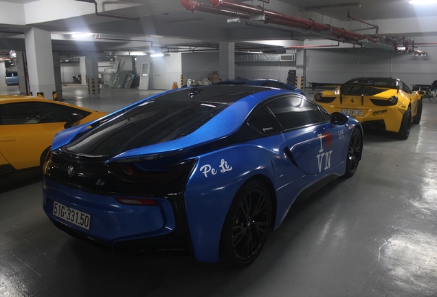 BMW i8