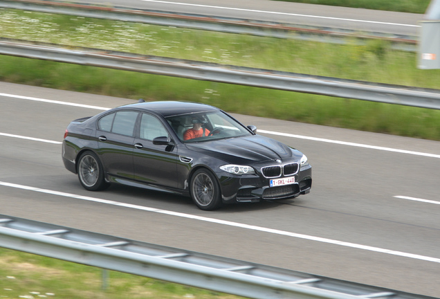 BMW M5 F10 2011