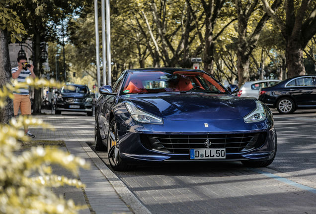 Ferrari GTC4Lusso