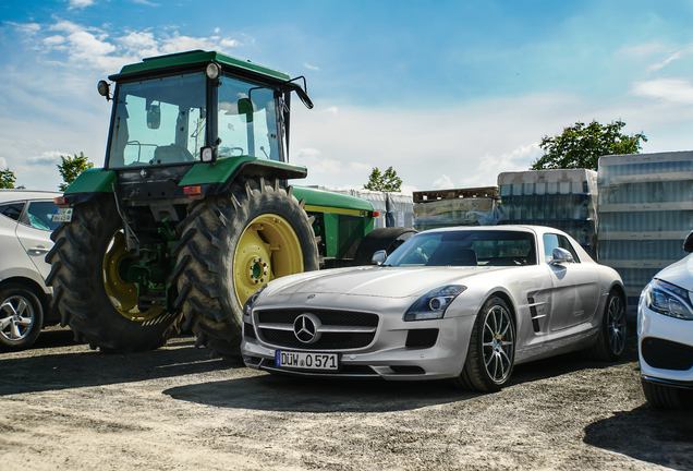 Mercedes-Benz SLS AMG