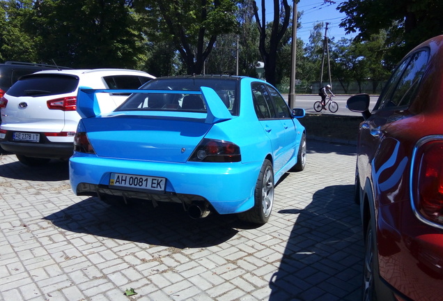 Mitsubishi Lancer Evolution IX FQ