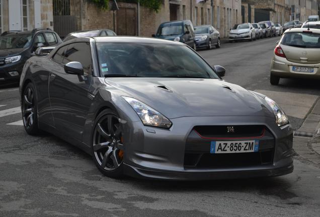 Nissan GT-R