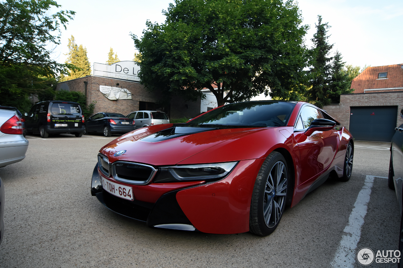 BMW i8 Protonic Red Edition