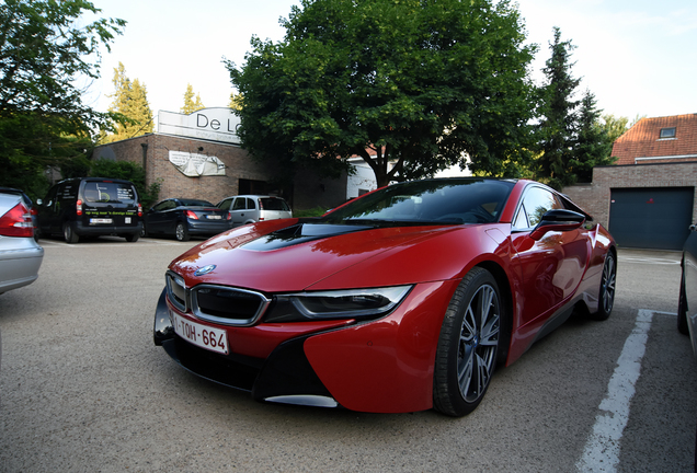 BMW i8 Protonic Red Edition