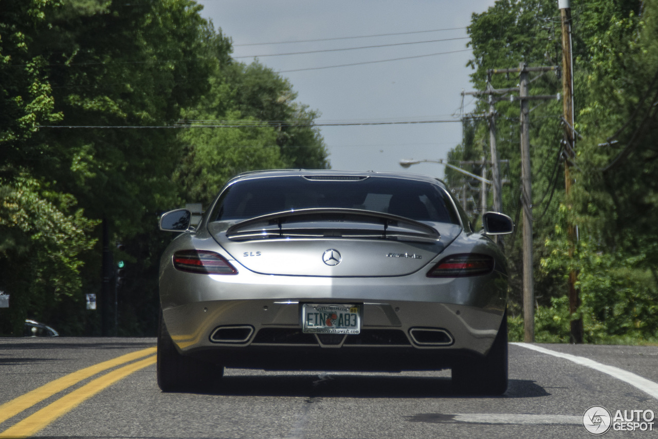 Mercedes-Benz SLS AMG