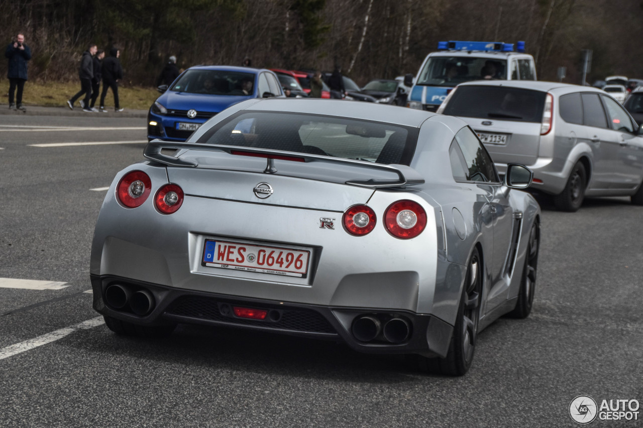 Nissan GT-R