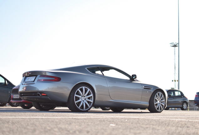 Aston Martin DB9