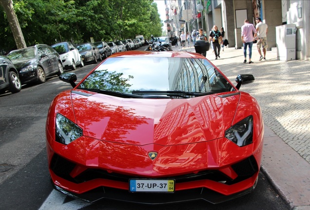 Lamborghini Aventador S LP740-4