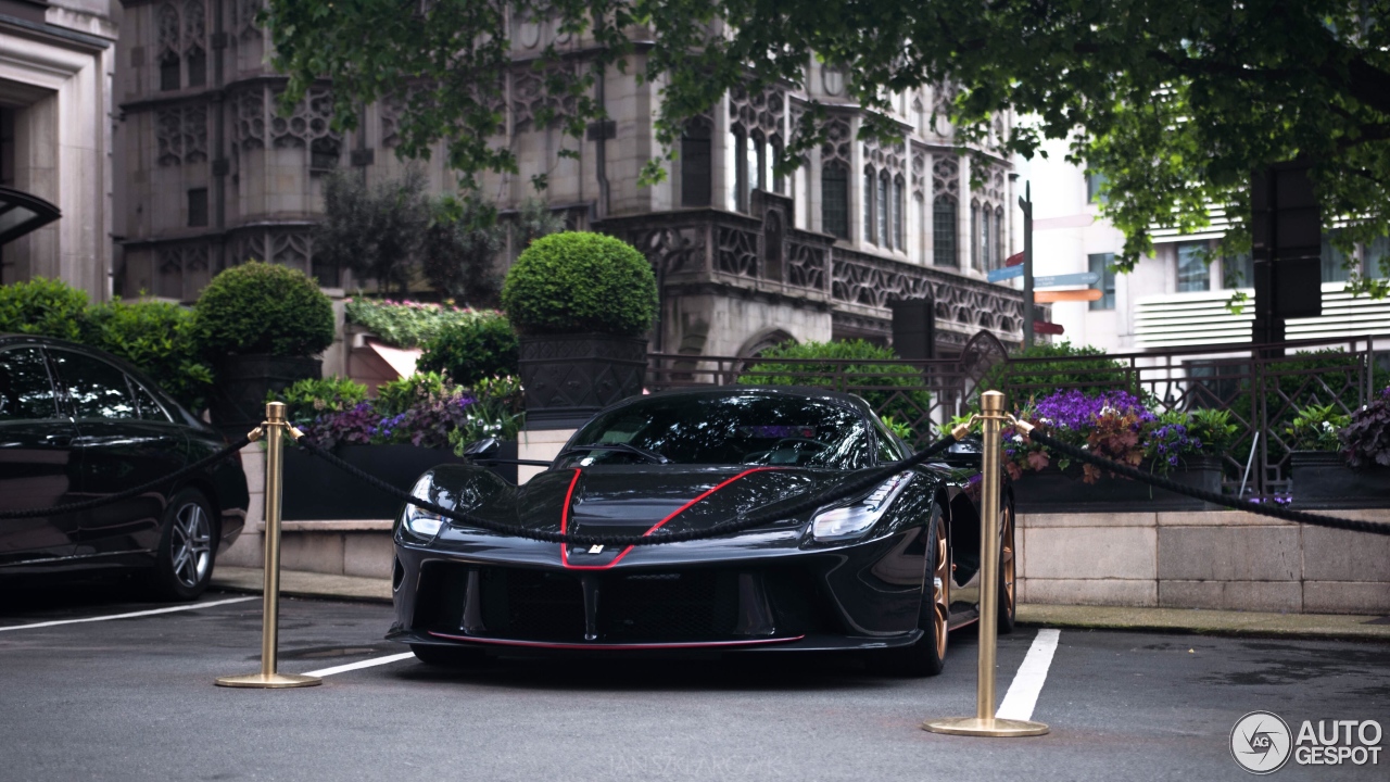 Ferrari LaFerrari Aperta