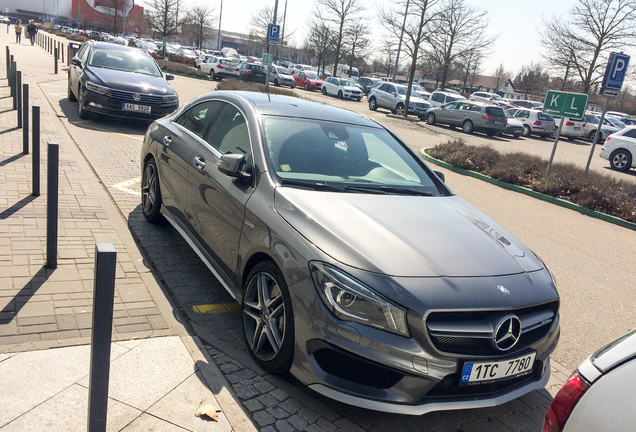 Mercedes-Benz CLA 45 AMG C117