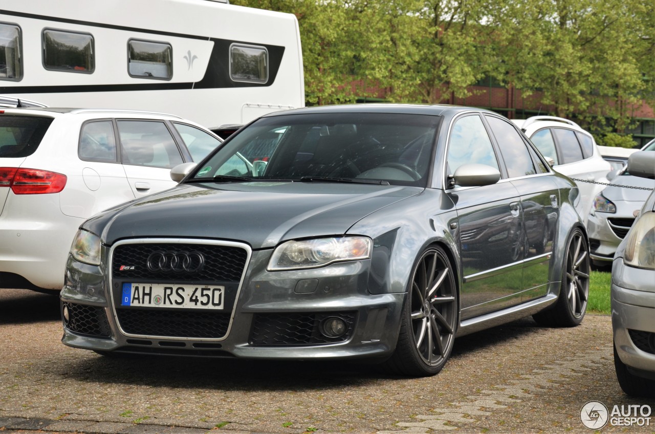 Audi RS4 Sedan