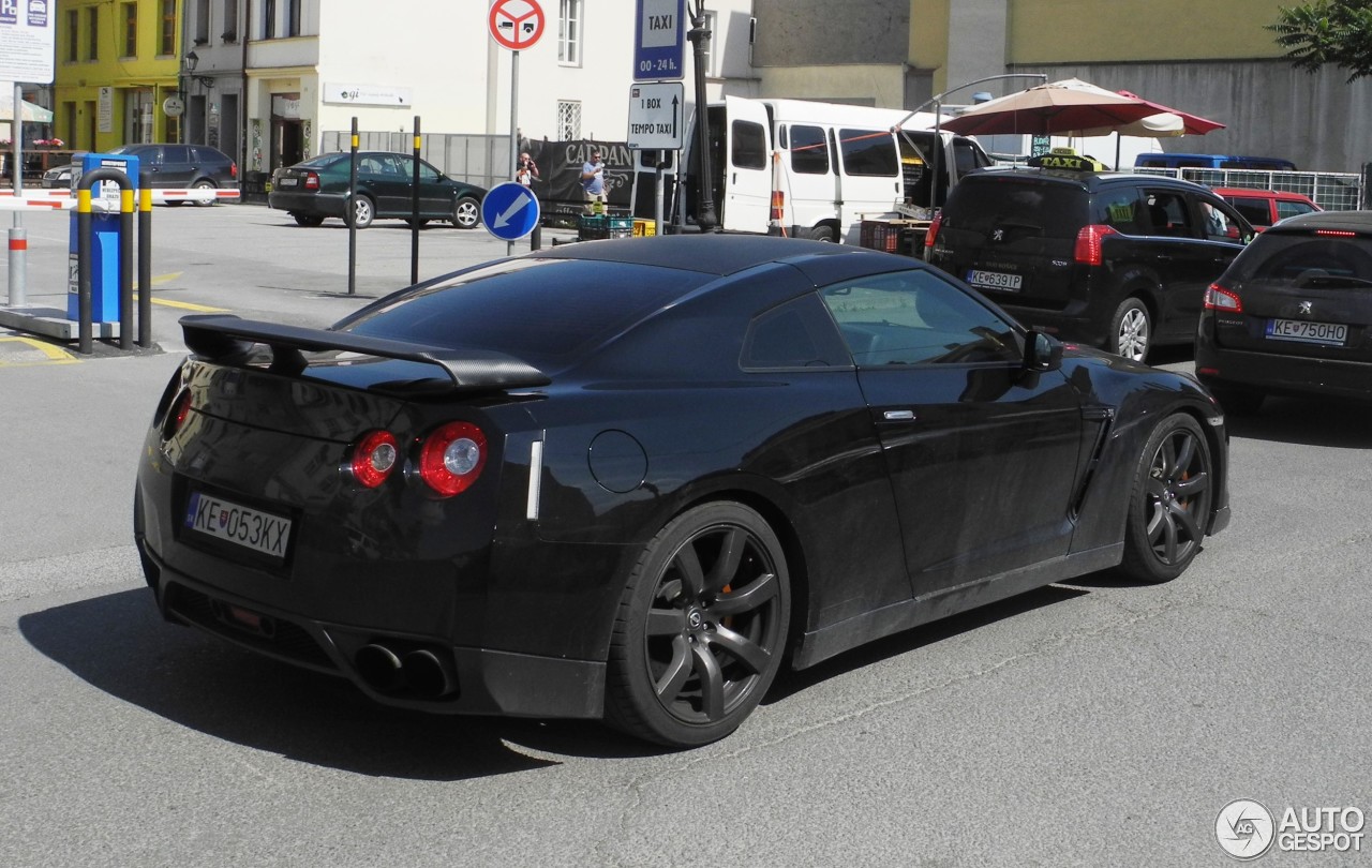 Nissan GT-R