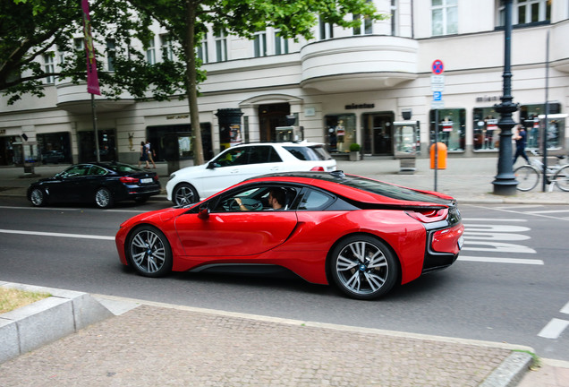 BMW i8 Protonic Red Edition