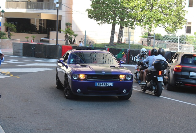 Dodge Challenger SRT-8