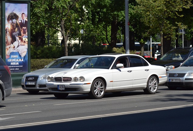 Jaguar XJR