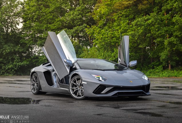 Lamborghini Aventador S LP740-4