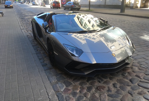 Lamborghini Aventador S LP740-4 Roadster