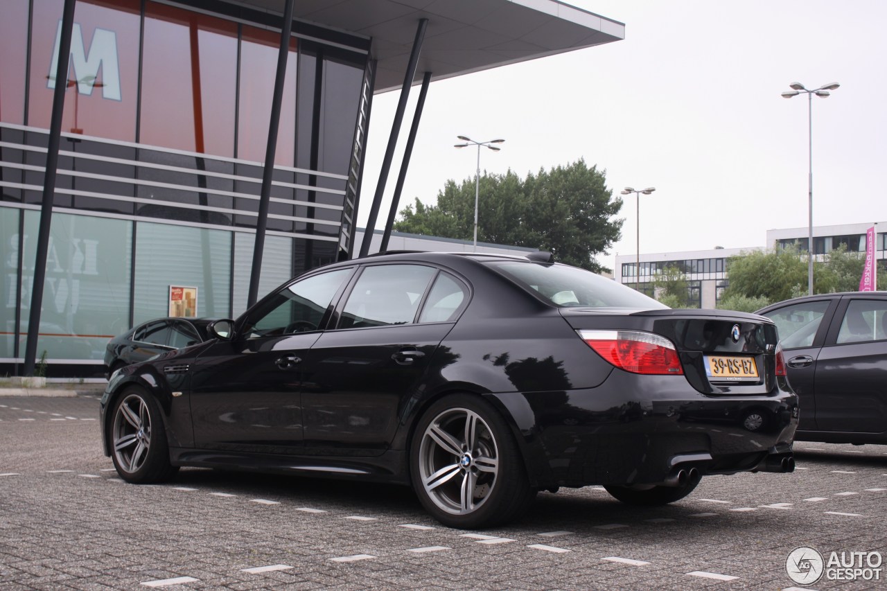 BMW M5 E60 2005