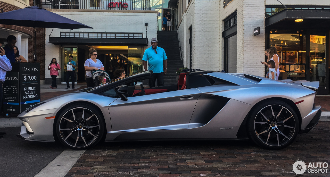 Lamborghini Aventador S LP740-4 Roadster