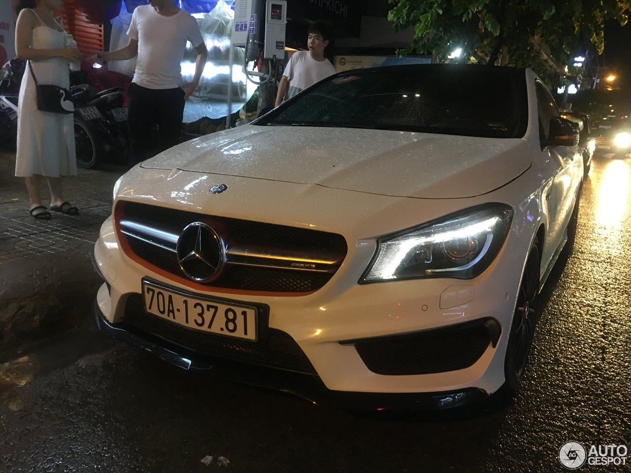 Mercedes-Benz CLA 45 AMG Shooting Brake OrangeArt Edition