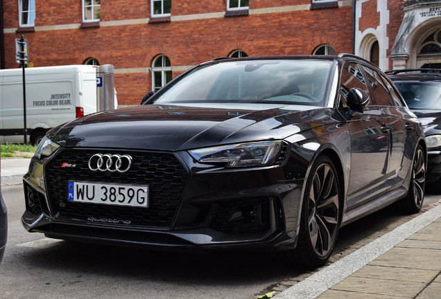 Audi RS4 Avant B9