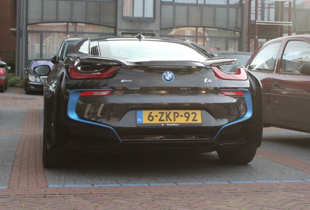 BMW i8