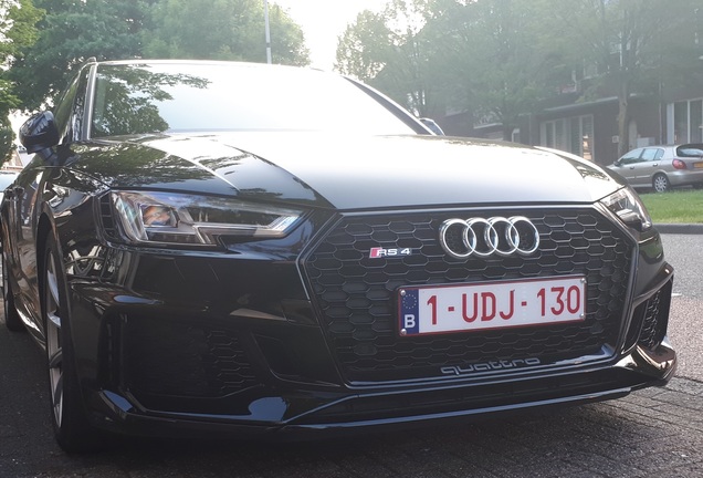 Audi RS4 Avant B9