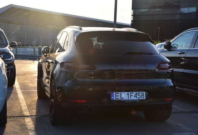 Porsche 95B Macan Turbo