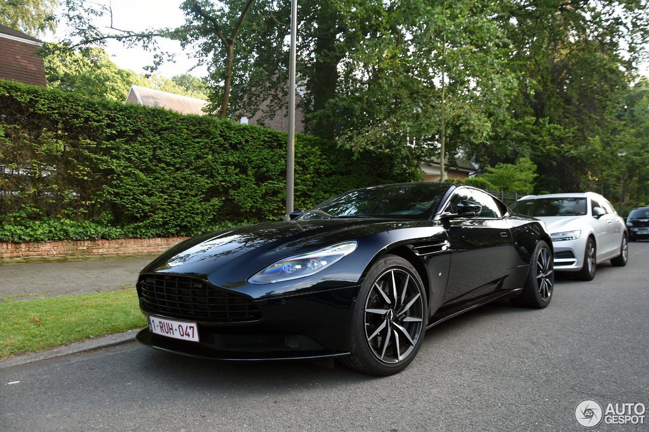 Aston Martin DB11