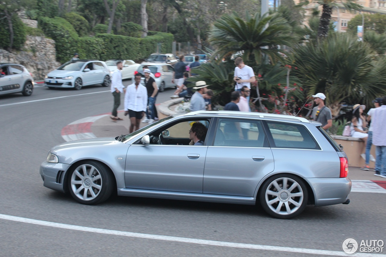 Audi RS4 Avant B5