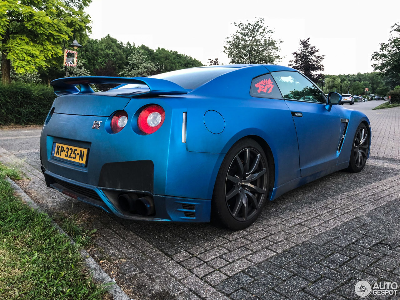 Nissan GT-R 2011