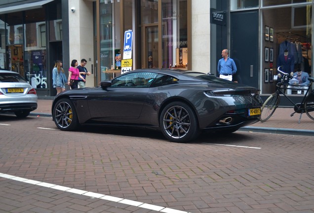 Aston Martin DB11