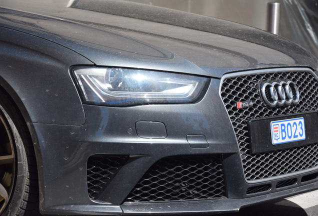 Audi RS4 Avant B8