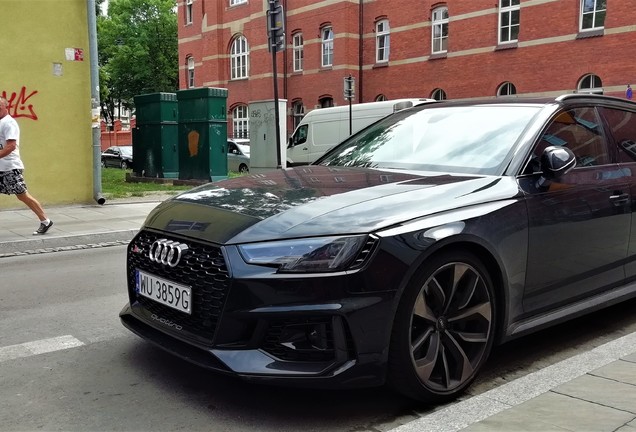 Audi RS4 Avant B9