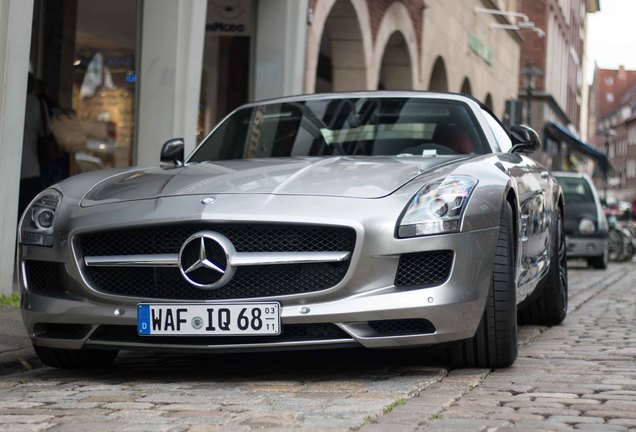 Mercedes-Benz SLS AMG Roadster