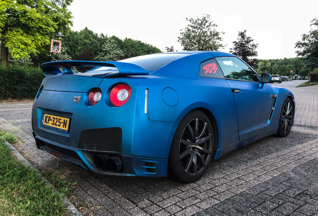 Nissan GT-R 2011