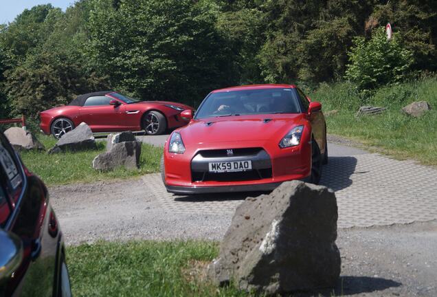 Nissan GT-R