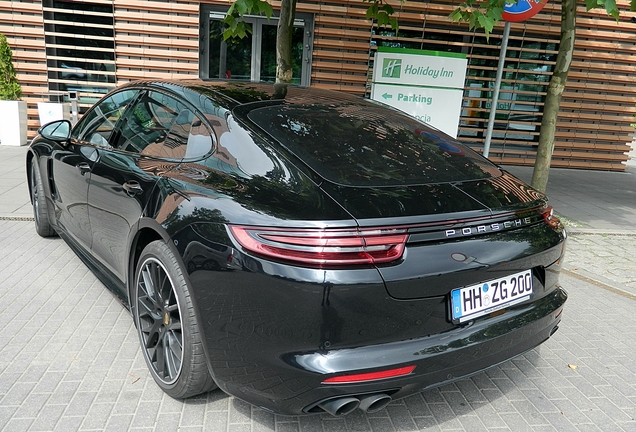 Porsche 971 Panamera Turbo