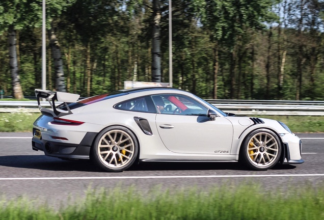 Porsche 991 GT2 RS Weissach Package