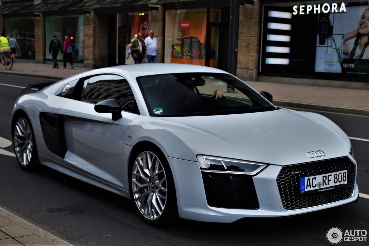 Audi R8 V10 Plus 2015