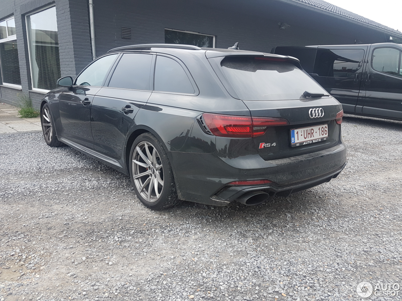 Audi RS4 Avant B9