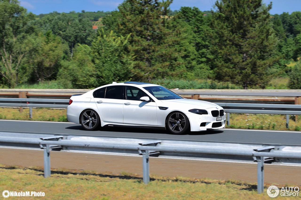 BMW M5 F10 2011