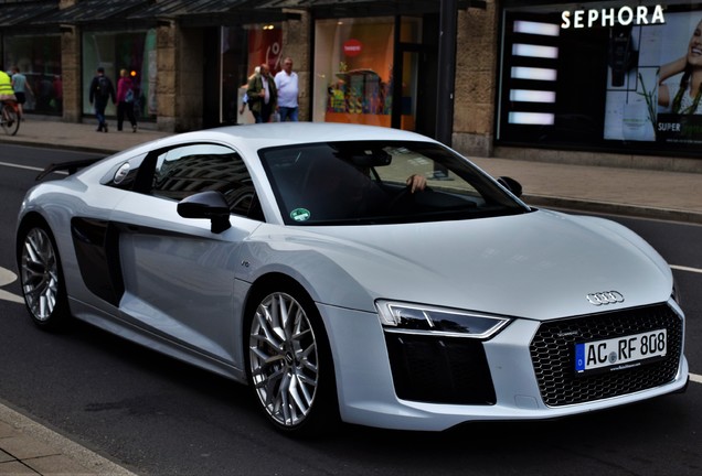 Audi R8 V10 Plus 2015