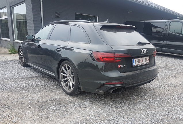 Audi RS4 Avant B9