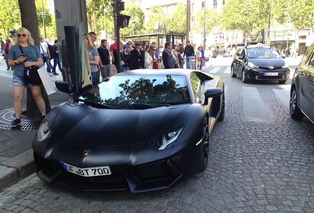 Lamborghini Aventador LP700-4