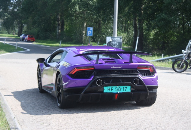 Lamborghini Huracán LP640-4 Performante