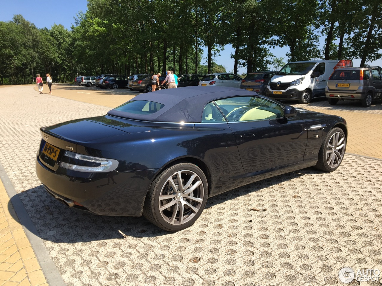 Aston Martin DB9 Volante 2010